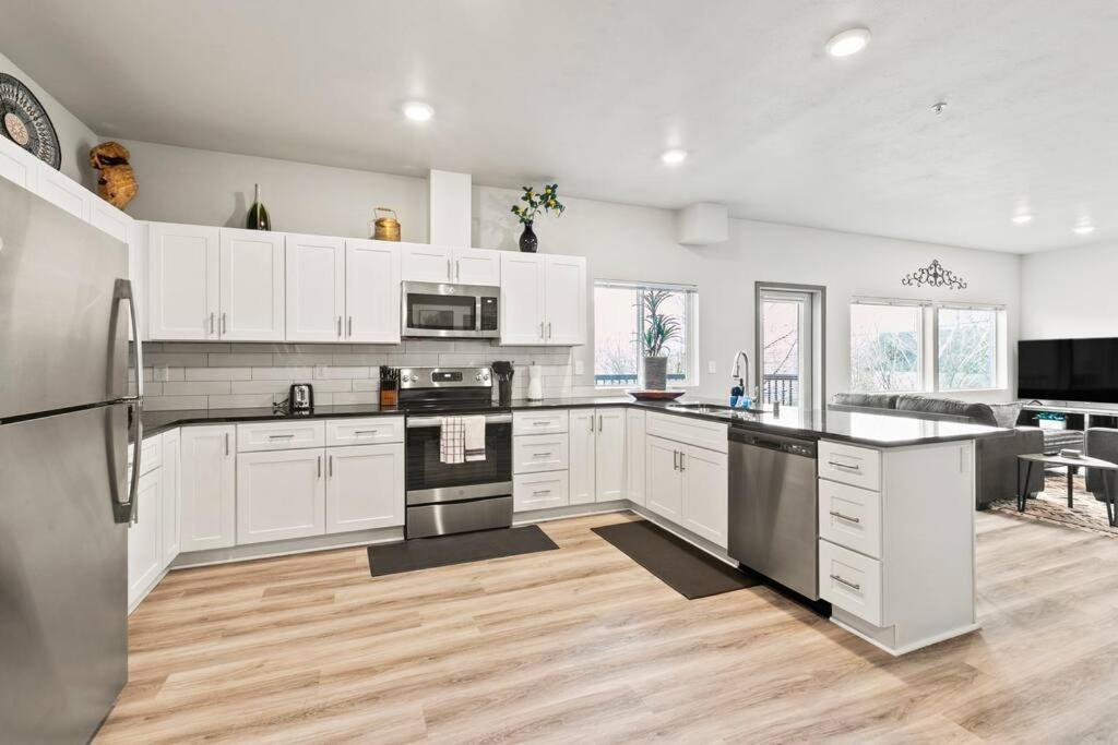 Spacious New 2 Bed 2 Bath Apt By Downtown Spokane Eksteriør billede