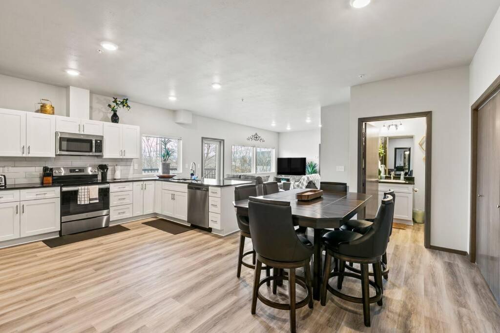 Spacious New 2 Bed 2 Bath Apt By Downtown Spokane Eksteriør billede