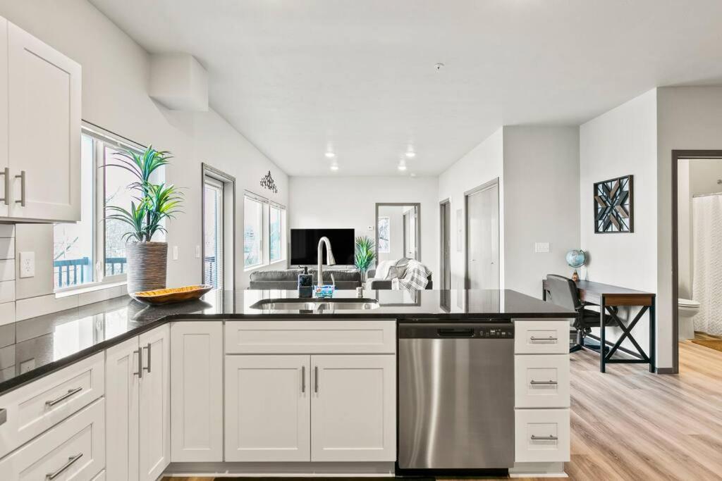Spacious New 2 Bed 2 Bath Apt By Downtown Spokane Eksteriør billede